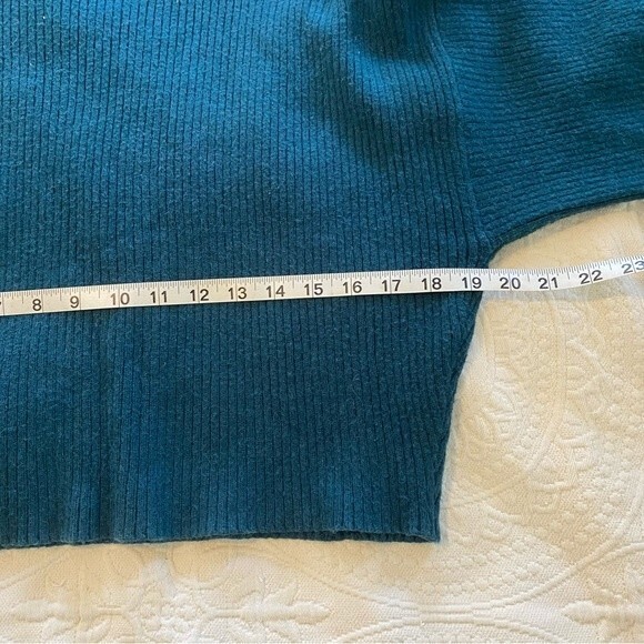 Line & Dot size small Dark Green Balloon Sleeve Ribbed Cropped Mock Neck Sweater - Picture 6 of 7